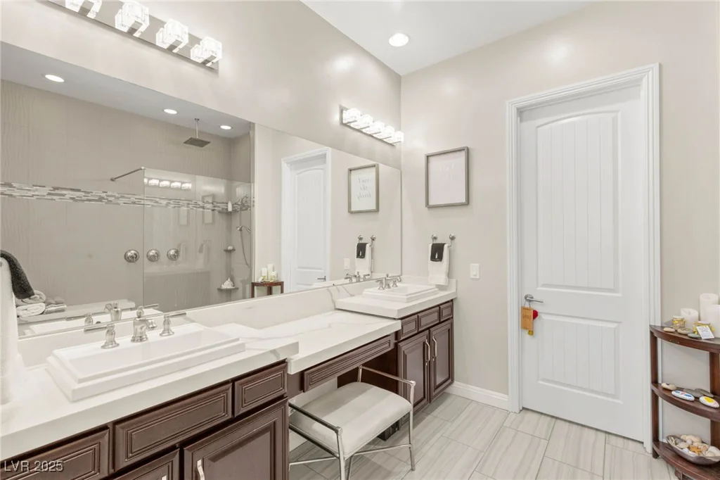10843 Irving Park, Las Vegas, NV 89166