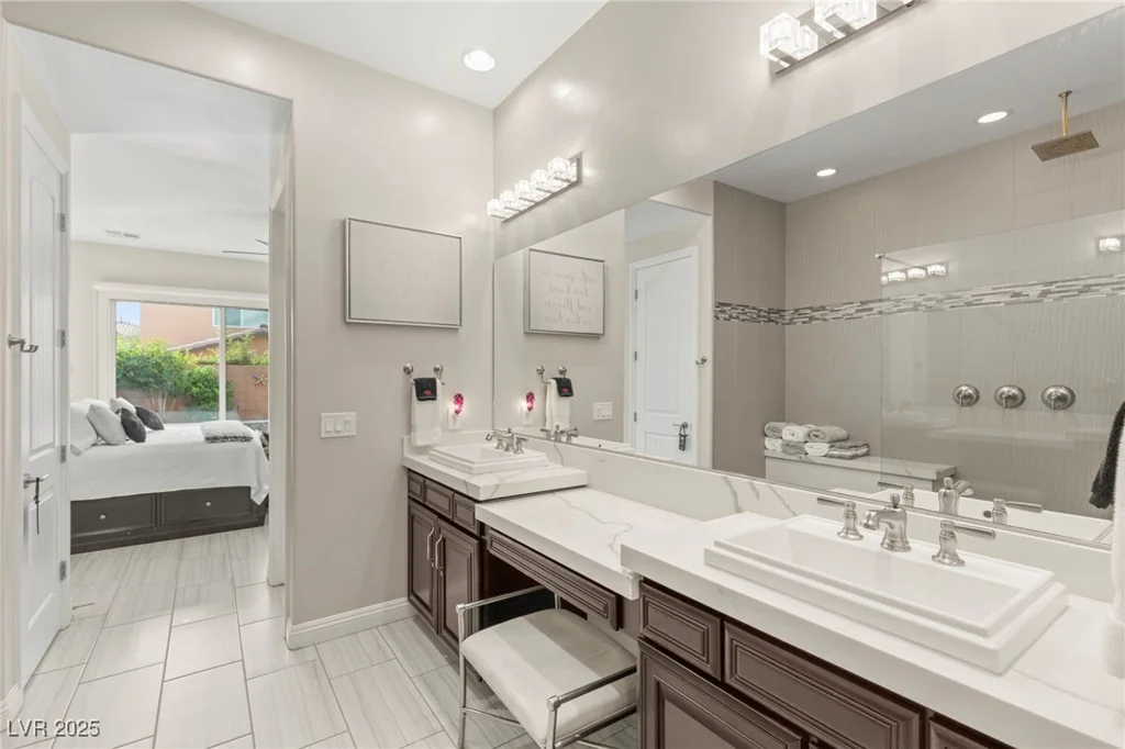 10843 Irving Park, Las Vegas, NV 89166