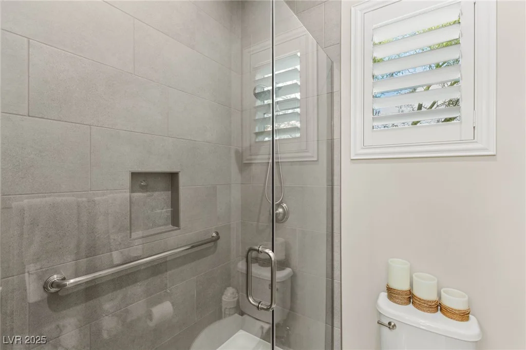 10843 Irving Park, Las Vegas, NV 89166