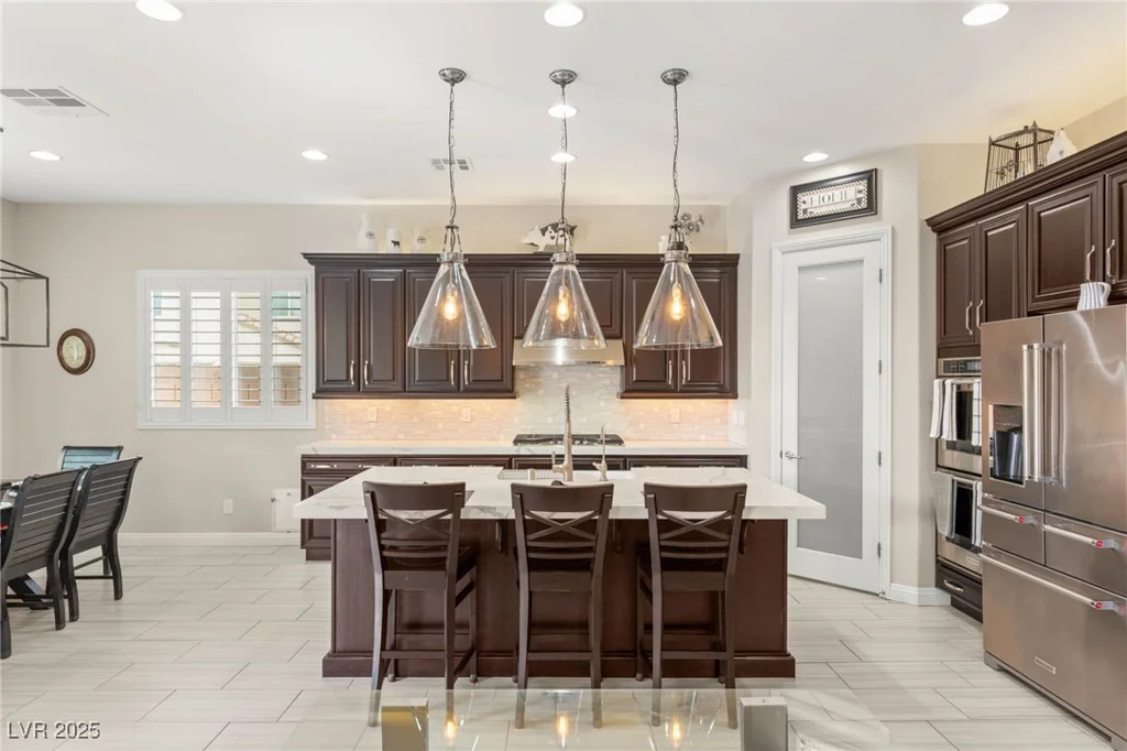 10843 Irving Park, Las Vegas, NV 89166