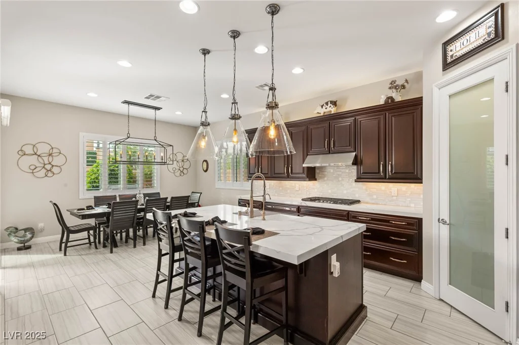 10843 Irving Park, Las Vegas, NV 89166