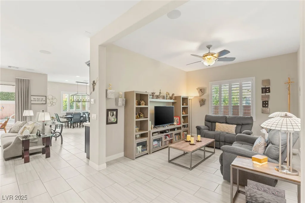 10843 Irving Park, Las Vegas, NV 89166