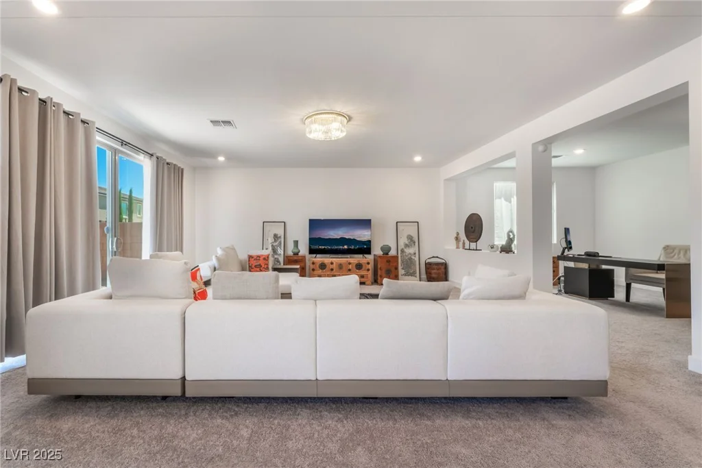 10114 Kettle Valley, Las Vegas, NV 89141