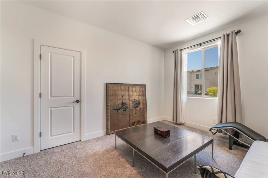 10114 Kettle Valley, Las Vegas, NV 89141