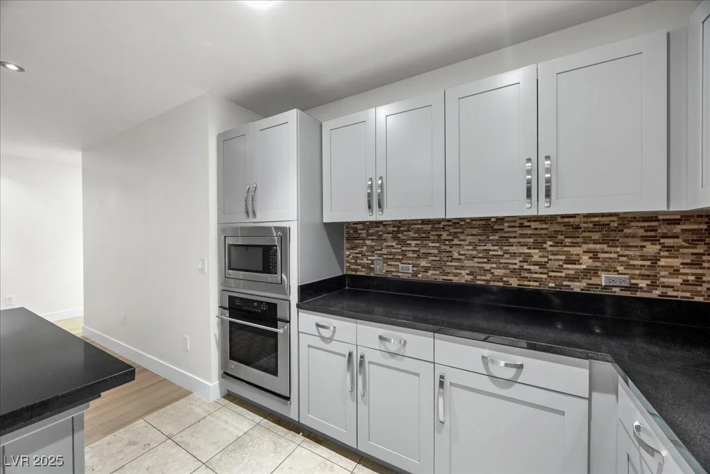 4575 Dean Martin, Las Vegas, NV 89103