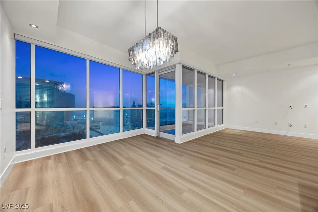 4575 Dean Martin, Las Vegas, NV 89103