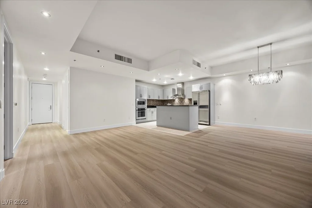4575 Dean Martin, Las Vegas, NV 89103