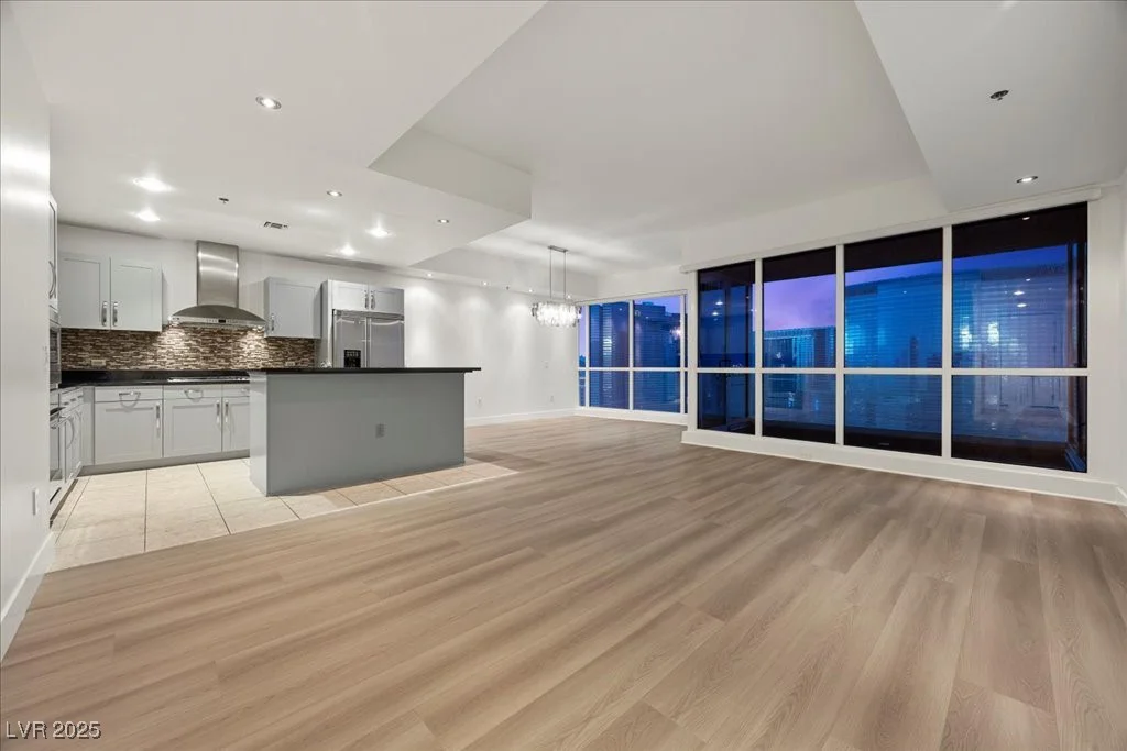 4575 Dean Martin, Las Vegas, NV 89103