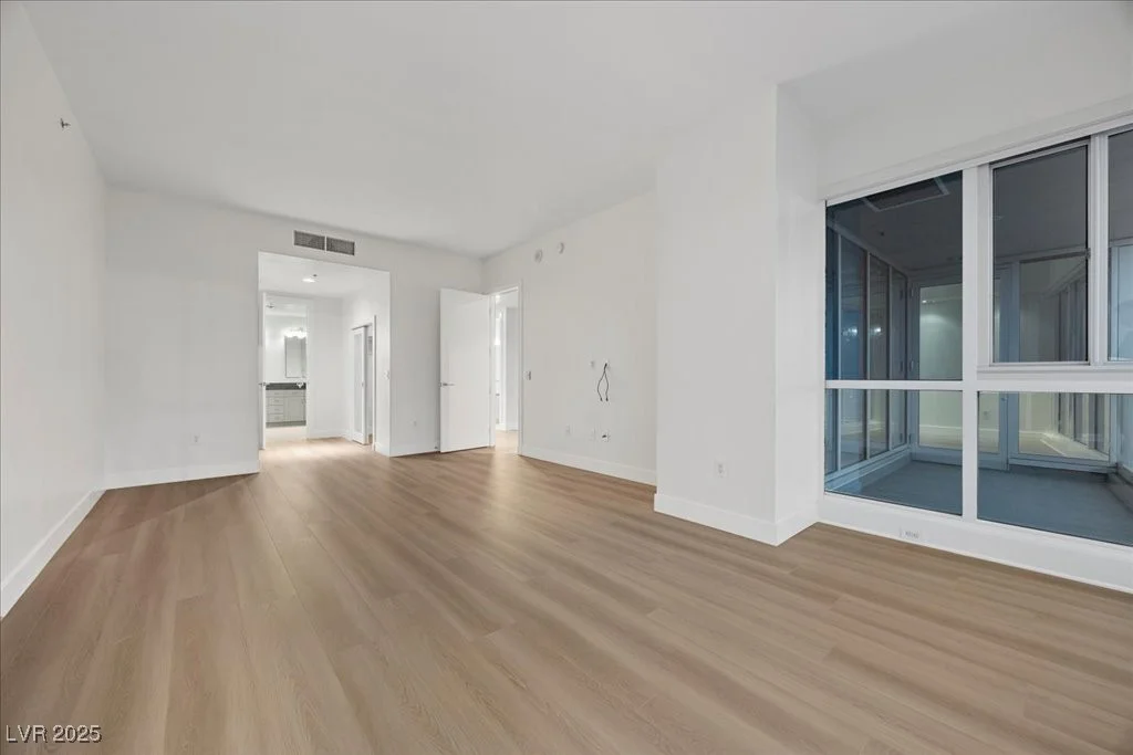 4575 Dean Martin, Las Vegas, NV 89103