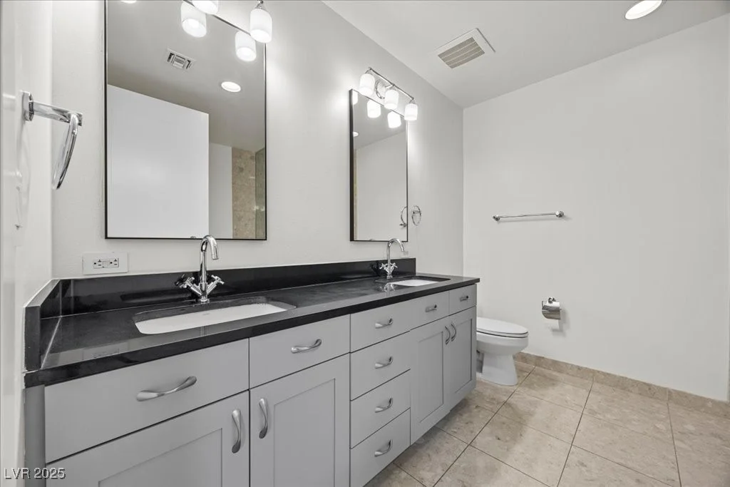 4575 Dean Martin, Las Vegas, NV 89103
