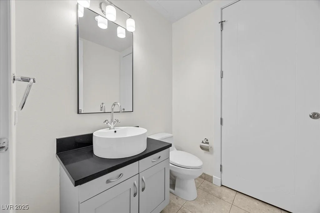 4575 Dean Martin, Las Vegas, NV 89103