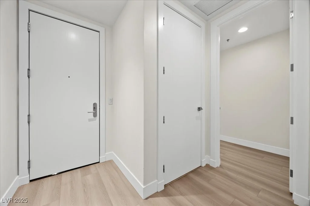 4575 Dean Martin, Las Vegas, NV 89103
