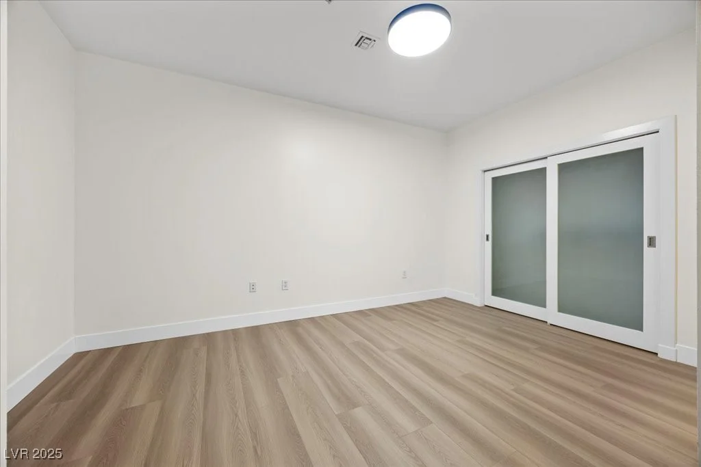 4575 Dean Martin, Las Vegas, NV 89103