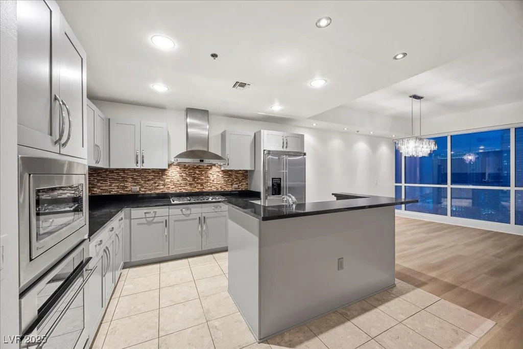 4575 Dean Martin, Las Vegas, NV 89103