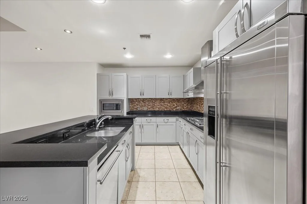 4575 Dean Martin, Las Vegas, NV 89103