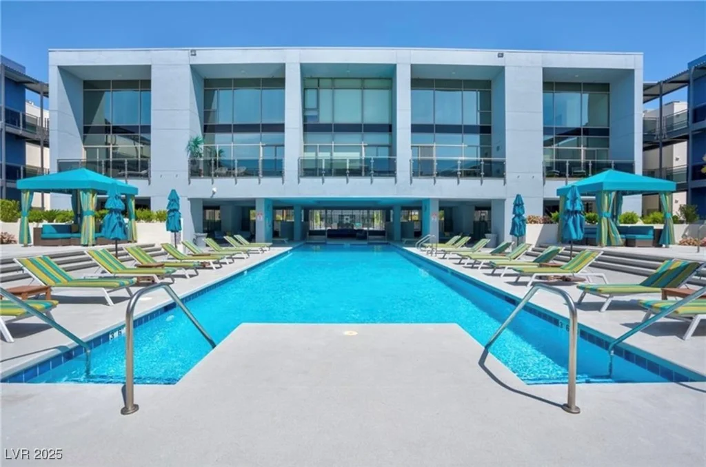 8925 Flamingo, Las Vegas, NV 89147