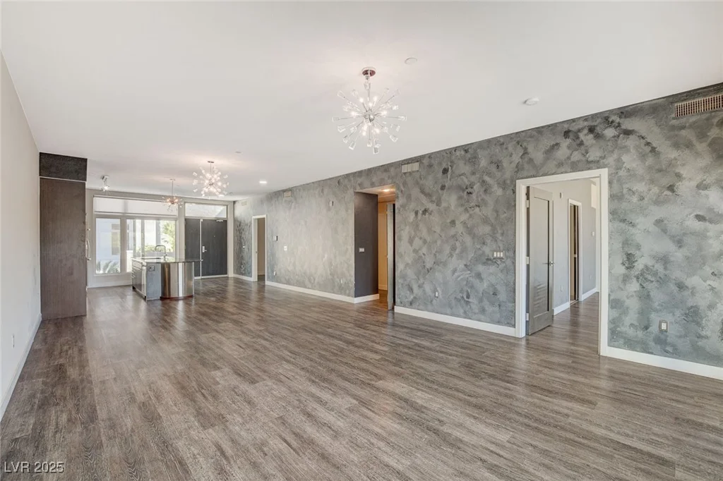 8925 Flamingo, Las Vegas, NV 89147