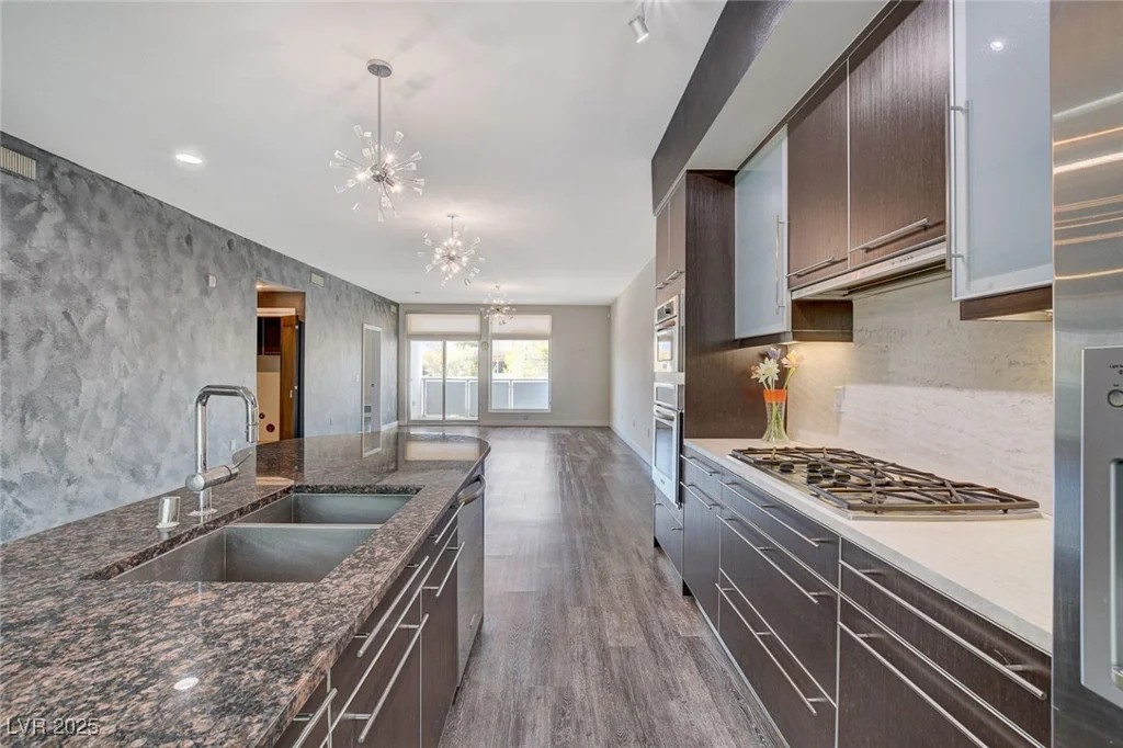 8925 Flamingo, Las Vegas, NV 89147