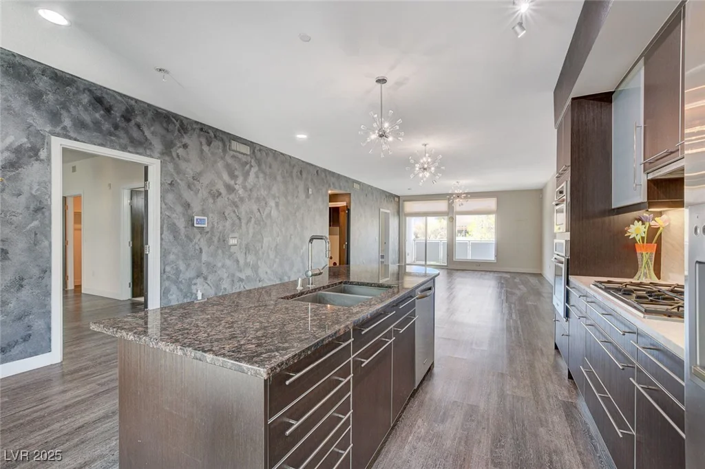8925 Flamingo, Las Vegas, NV 89147