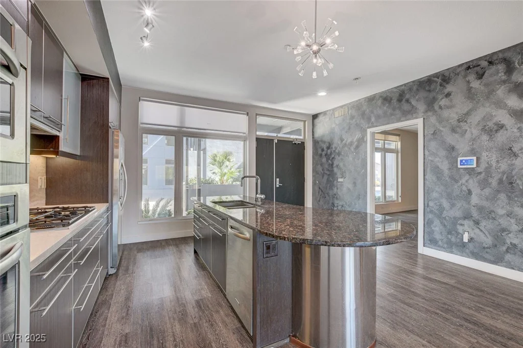 8925 Flamingo, Las Vegas, NV 89147