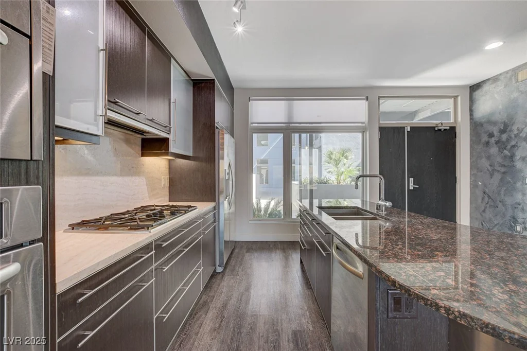 8925 Flamingo, Las Vegas, NV 89147