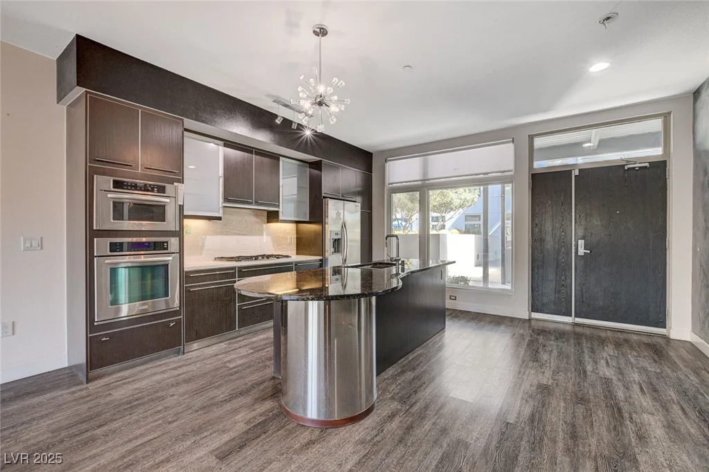 8925 Flamingo, Las Vegas, NV 89147