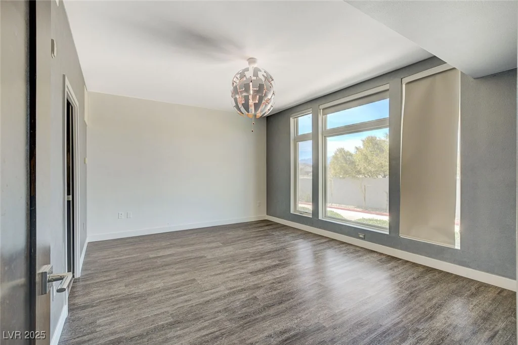 8925 Flamingo, Las Vegas, NV 89147