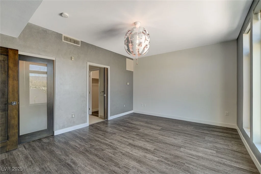 8925 Flamingo, Las Vegas, NV 89147