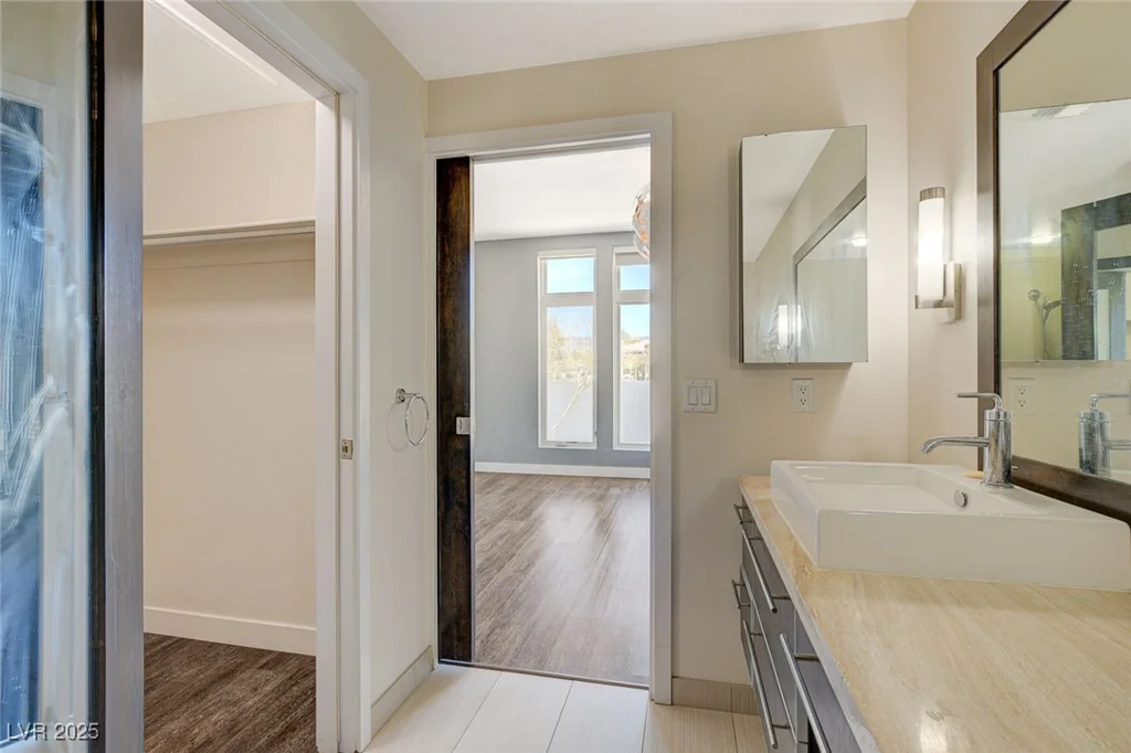 8925 Flamingo, Las Vegas, NV 89147