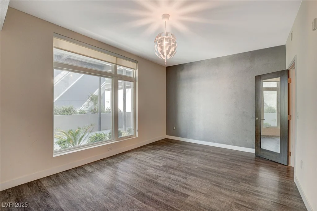 8925 Flamingo, Las Vegas, NV 89147