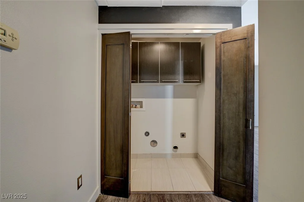 8925 Flamingo, Las Vegas, NV 89147