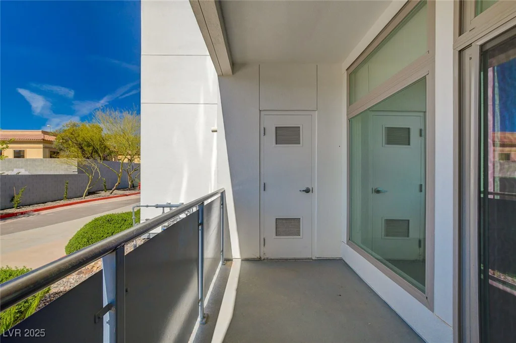 8925 Flamingo, Las Vegas, NV 89147
