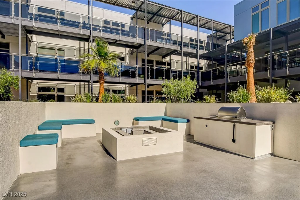 8925 Flamingo, Las Vegas, NV 89147