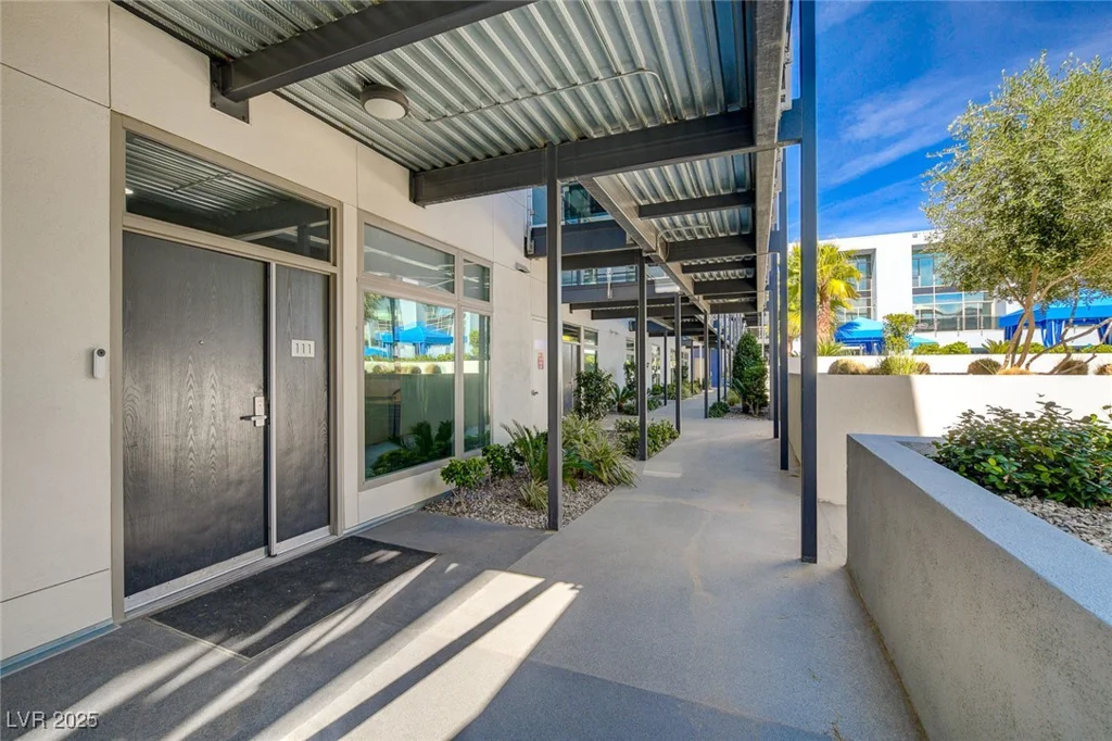 8925 Flamingo, Las Vegas, NV 89147
