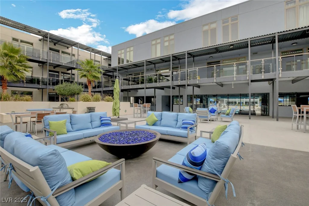 8925 Flamingo, Las Vegas, NV 89147