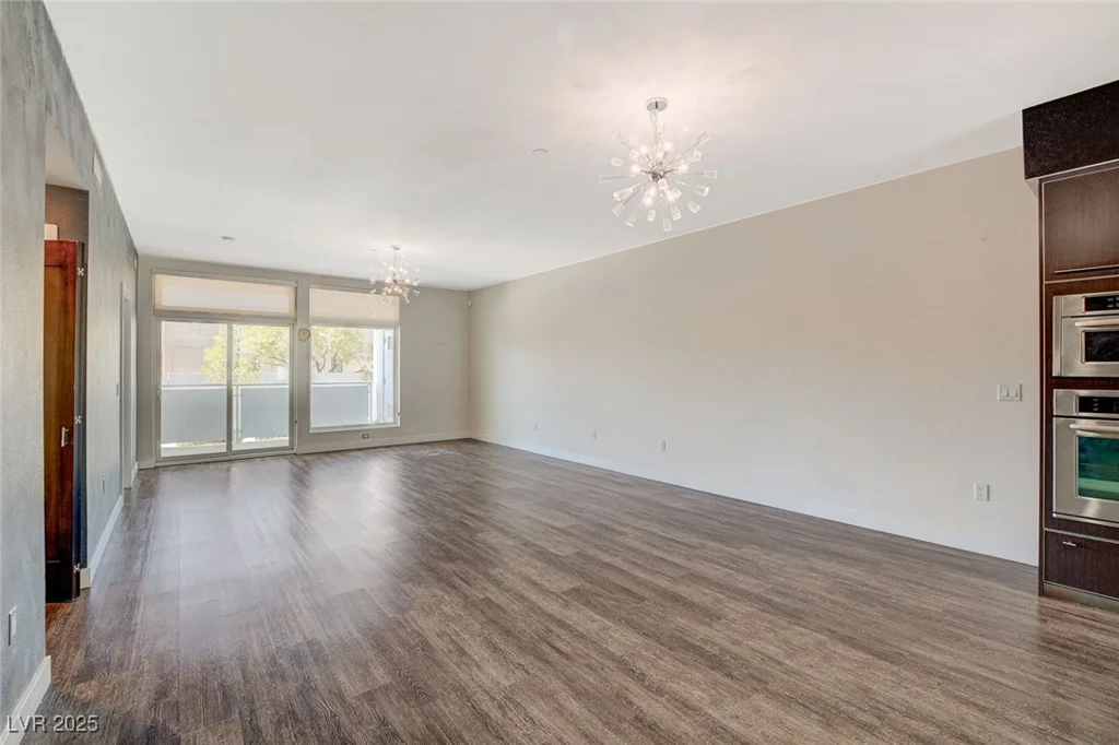 8925 Flamingo, Las Vegas, NV 89147