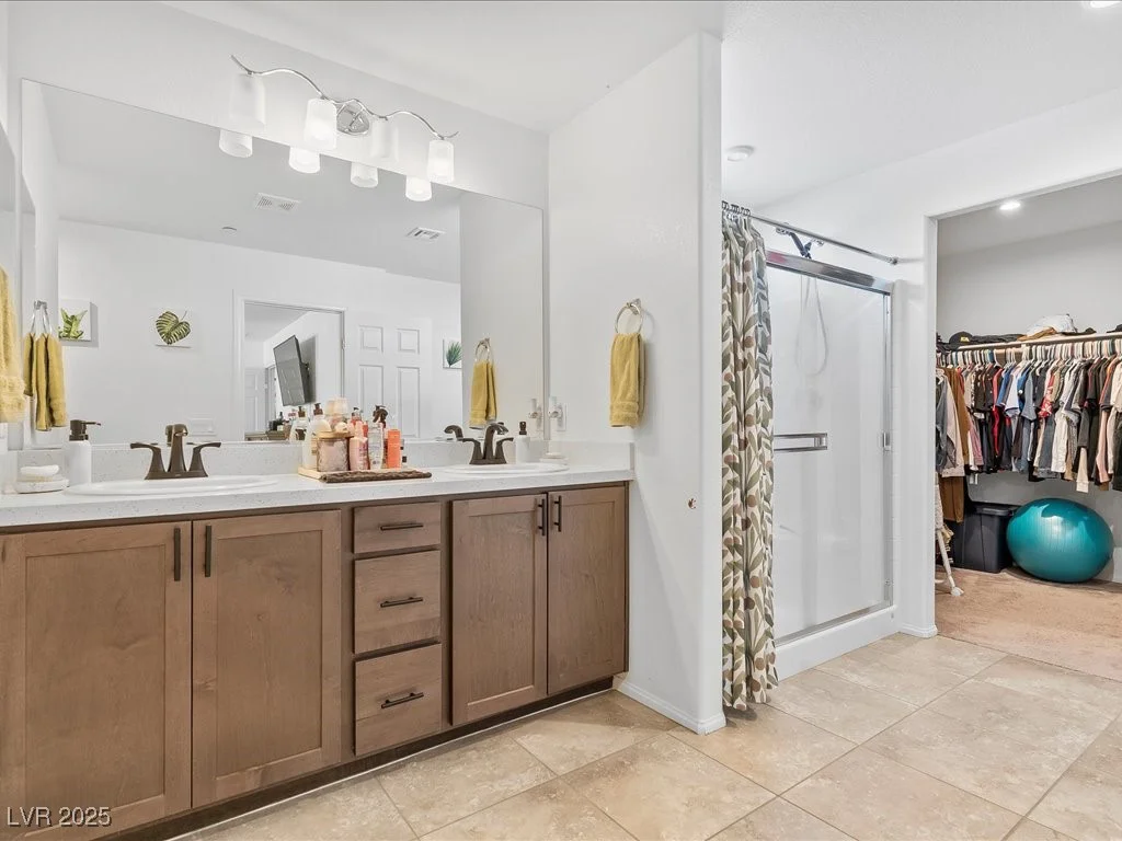 6082 Rose Springs, Las Vegas, NV 89130