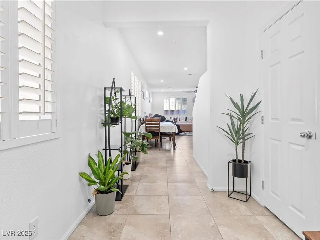 6082 Rose Springs, Las Vegas, NV 89130
