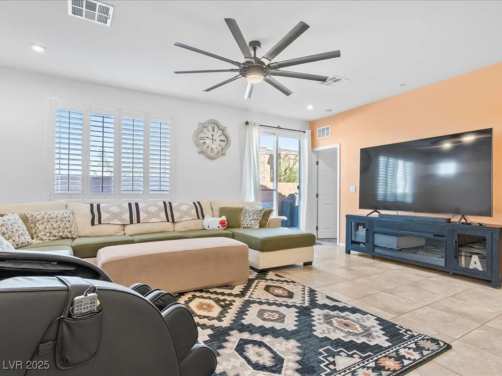 6082 Rose Springs, Las Vegas, NV 89130