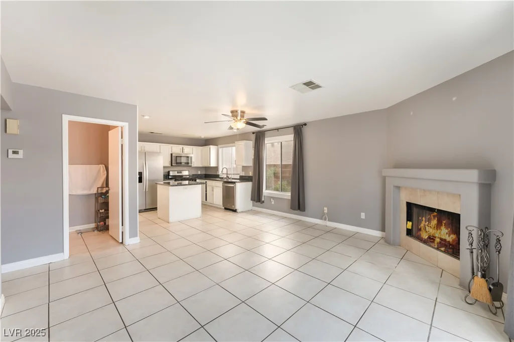1624 Leaning Pine, Las Vegas, NV 89128