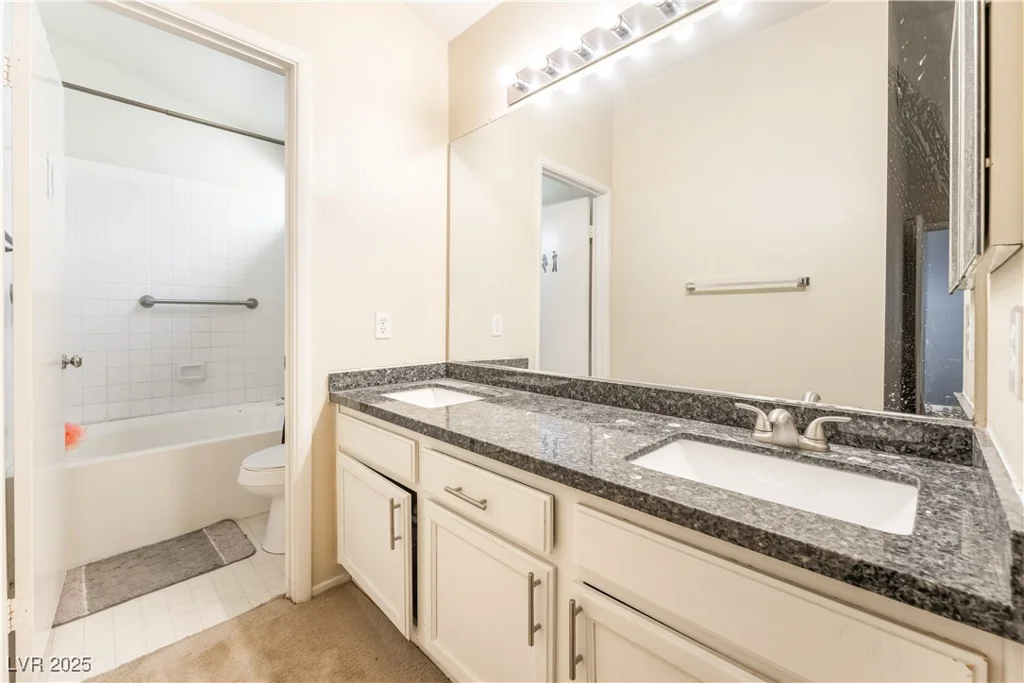 1624 Leaning Pine, Las Vegas, NV 89128