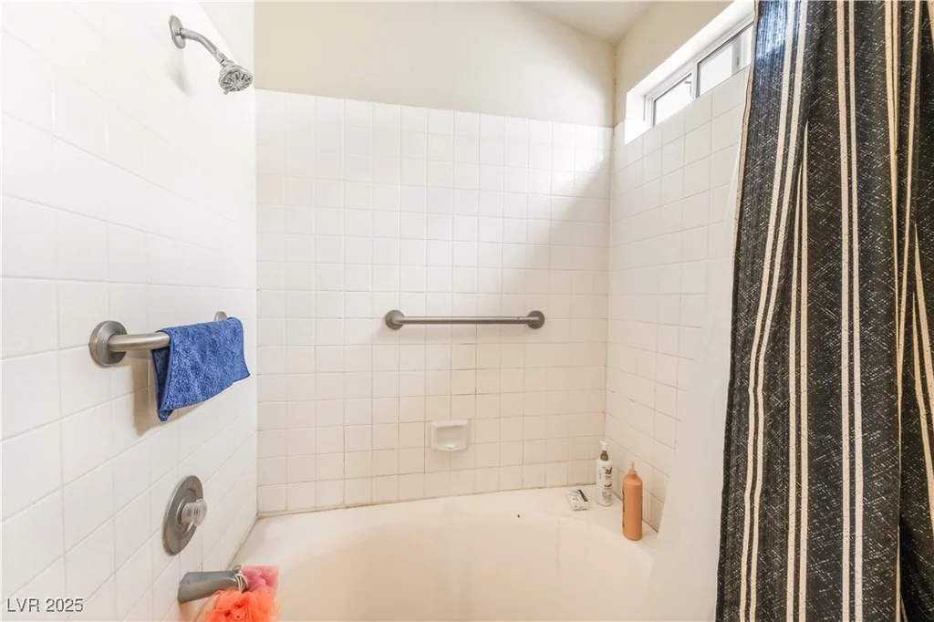 1624 Leaning Pine, Las Vegas, NV 89128