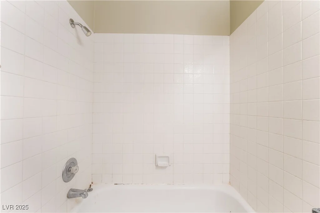 1624 Leaning Pine, Las Vegas, NV 89128