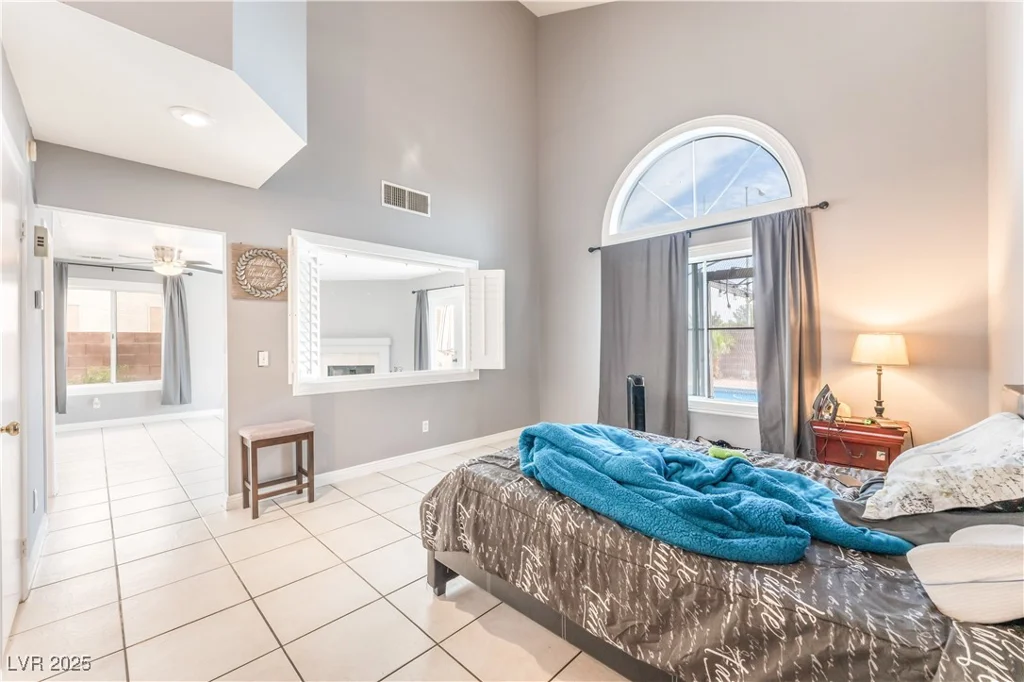1624 Leaning Pine, Las Vegas, NV 89128