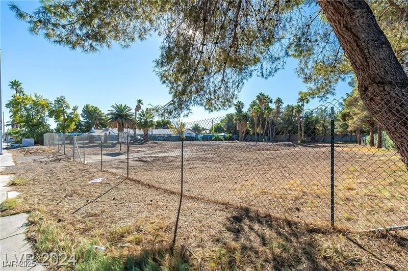 3515 Sunset, Las Vegas, NV 89120