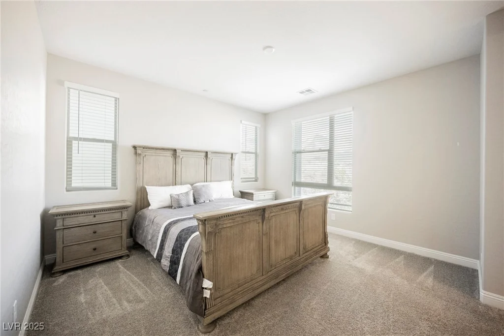 11676 Hamilton Lake, Las Vegas, NV 89138