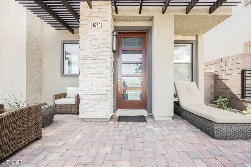 11676 Hamilton Lake, Las Vegas, NV 89138