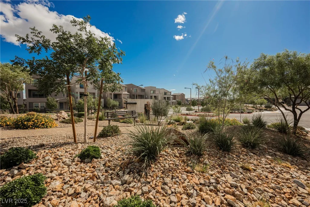 11676 Hamilton Lake, Las Vegas, NV 89138