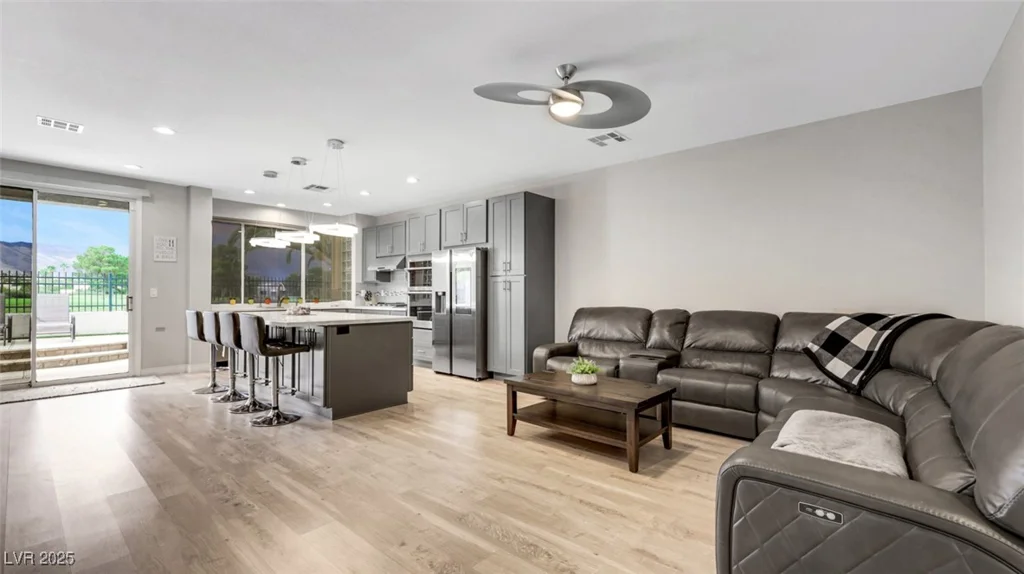 1301 Fox Acres, Las Vegas, NV 89134