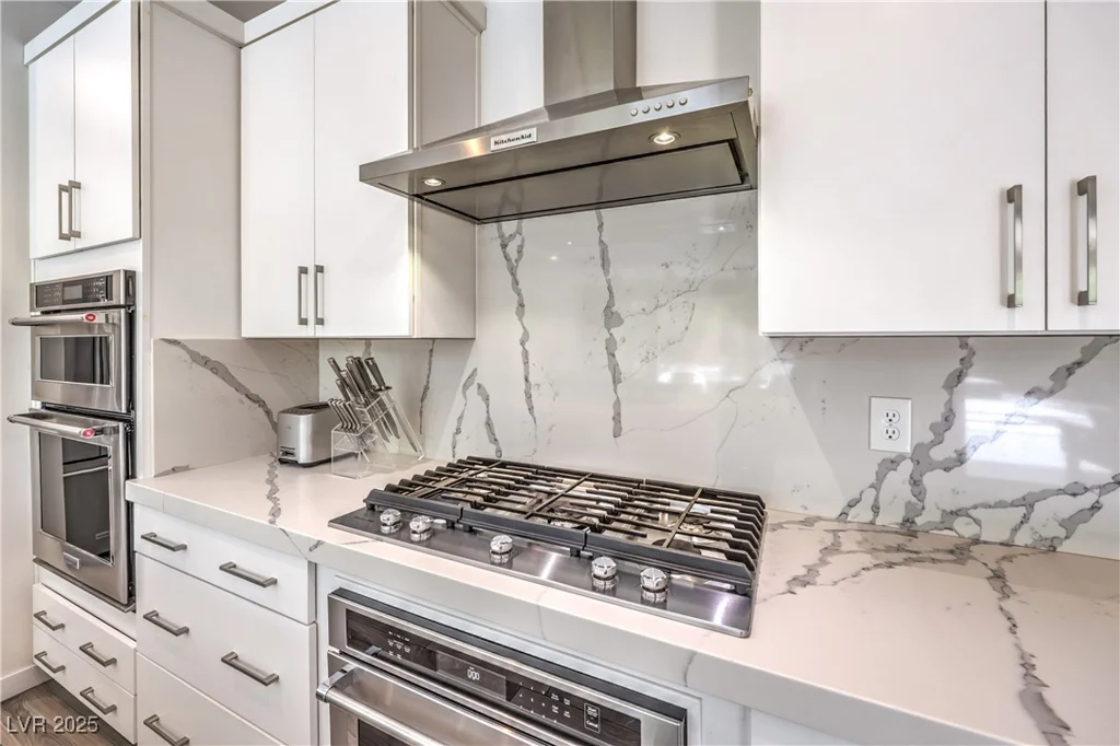 10337 Kesington, Las Vegas, NV 89135